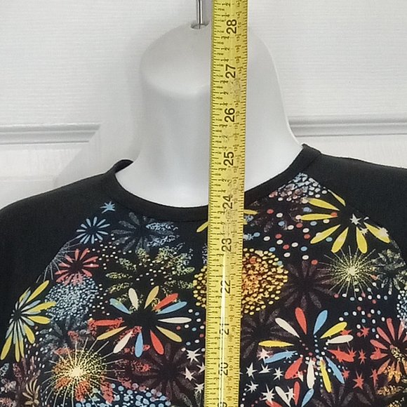 LulaRoe Shirt - Picture 9 of 10